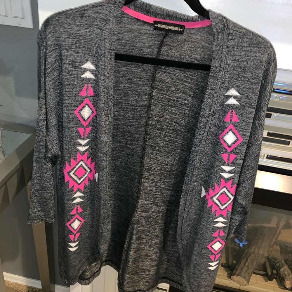 Grey cardigan with pink & white aztec design